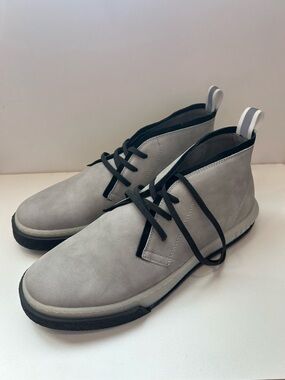Andrew Marc Men's Light Gray Chukka Boots with Black Laces
